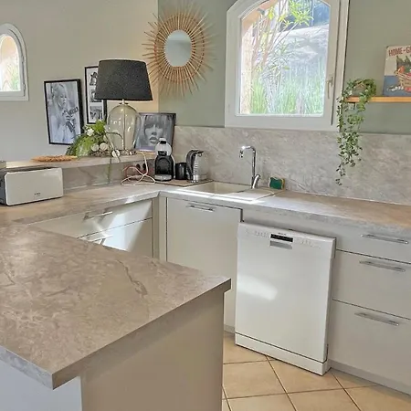 Les Geais - Clair De Lune Sainte-Maxime